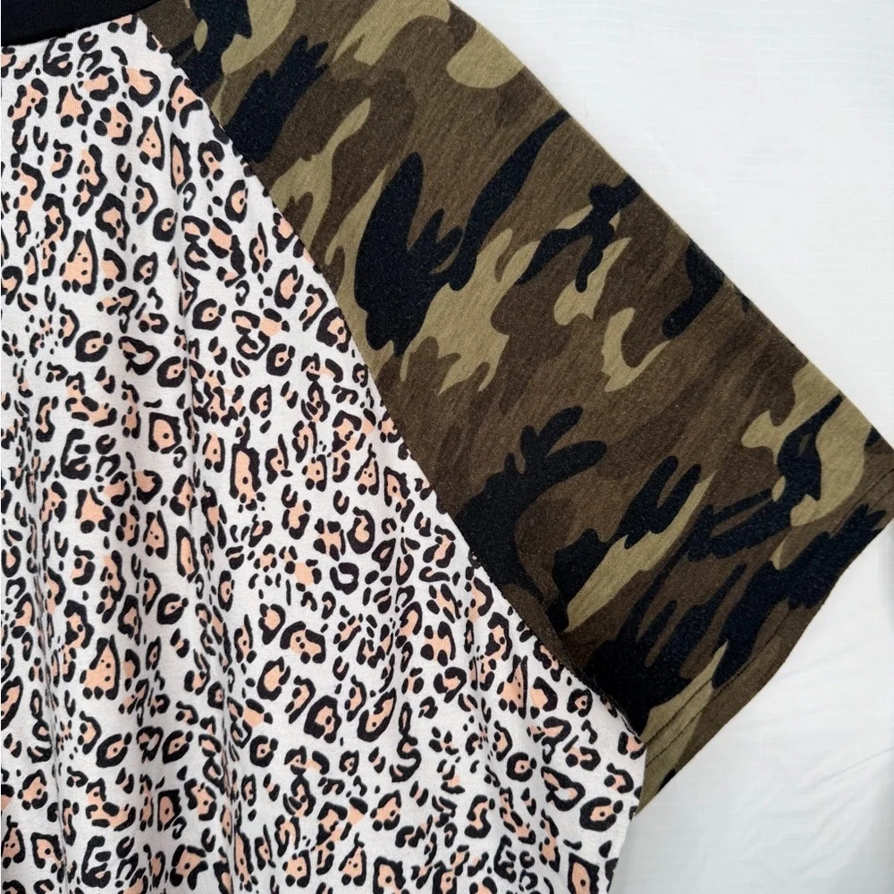 SHEIN Plus 1X Leopard Camo Raglan Top Short Sleeve Casual Tee - Picture 7 of 8